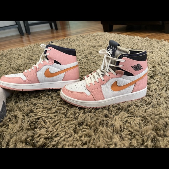 Womens “pink glaze” Air Jordan 1 High Zoom. size 7.5. Perfect Condition - Picture 3 of 4